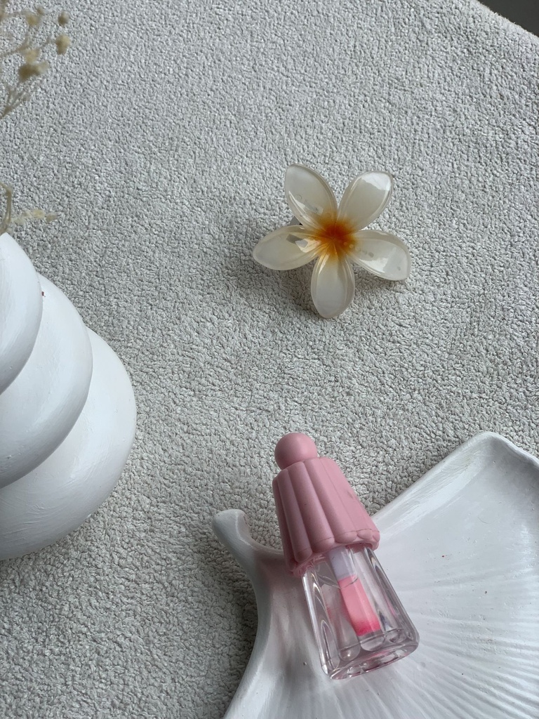 Magic lip gloss