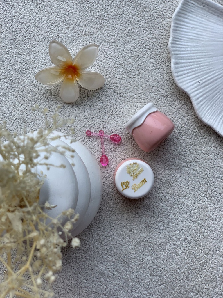 Honey lip balm